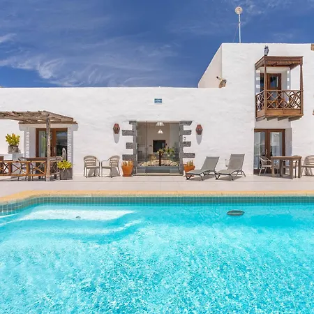 Cuarto Botanico Studio - Shared Pool - Central Island Location - 10 Mins Drive To Famara And La Santa Tiagua Exterior photo